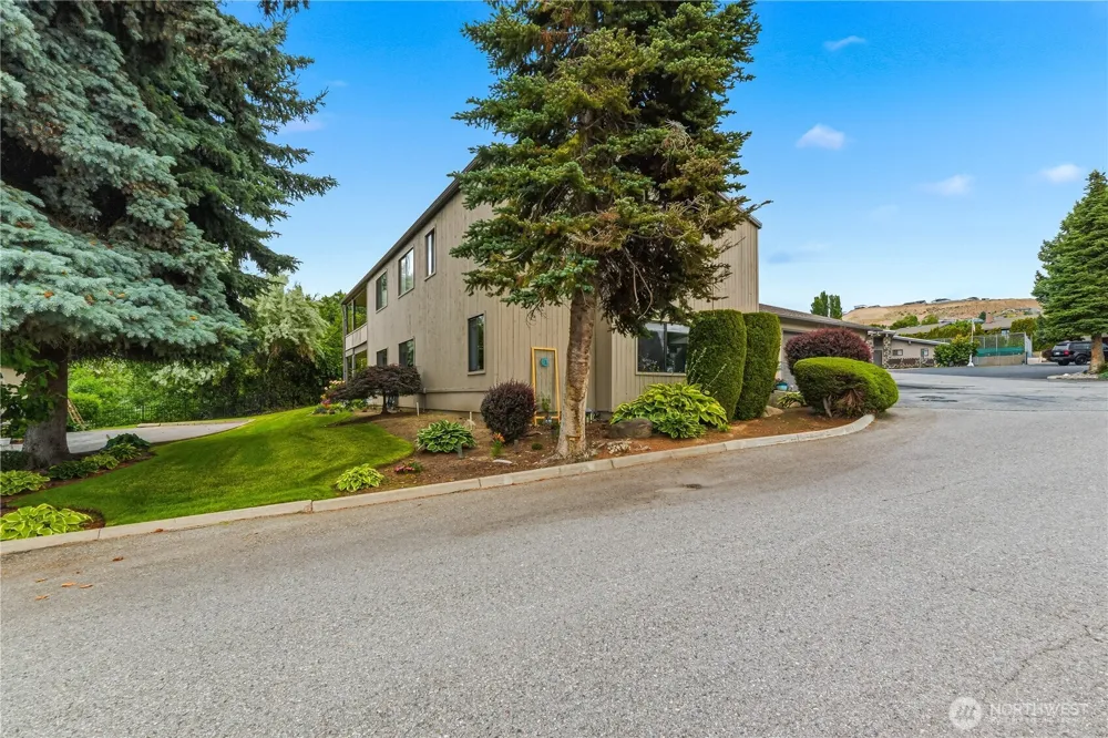 225 19th Street NE #15 East Wenatchee, WA 98802