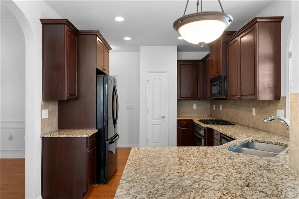 431 Brookes Walk Woodstock, GA 30188