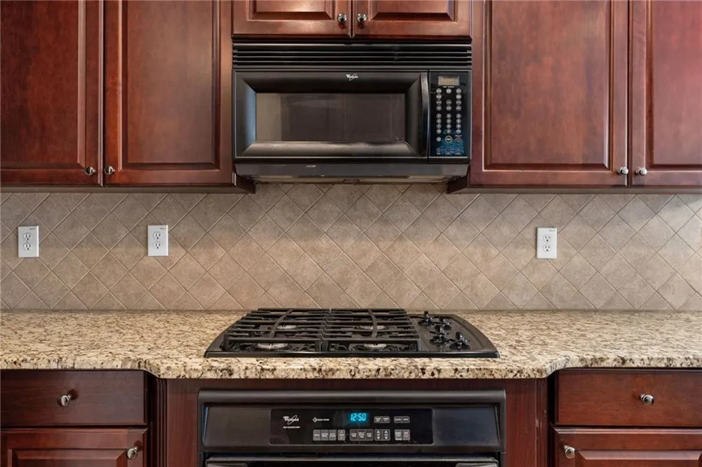 431 Brookes Walk Woodstock, GA 30188