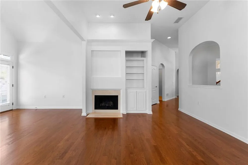 431 Brookes Walk Woodstock, GA 30188