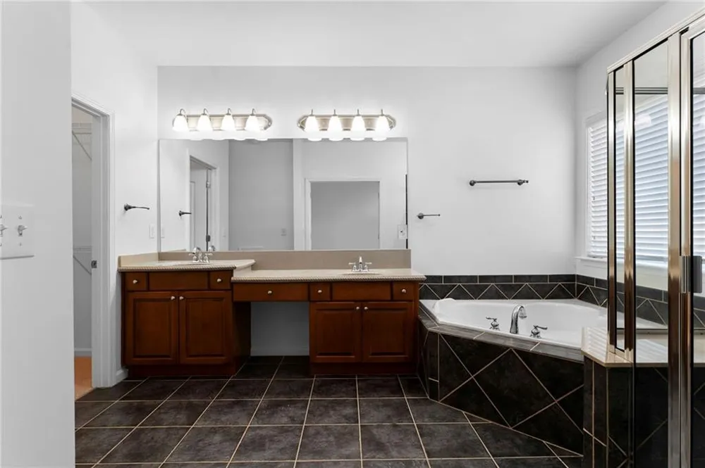 431 Brookes Walk Woodstock, GA 30188