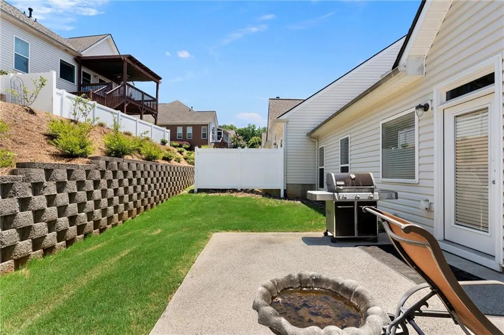 431 Brookes Walk Woodstock, GA 30188