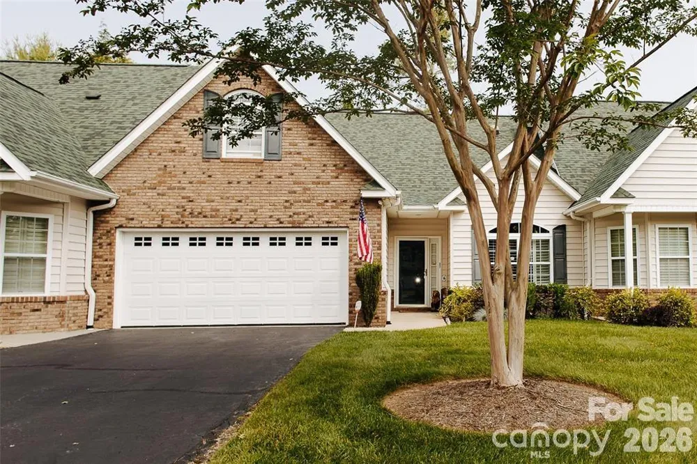 47 Victoria Park Drive Hendersonville, NC 28792