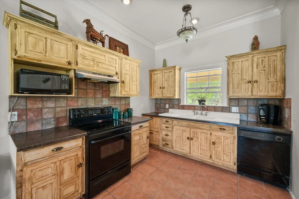 4155 FM 3096 Kerens, TX 75144