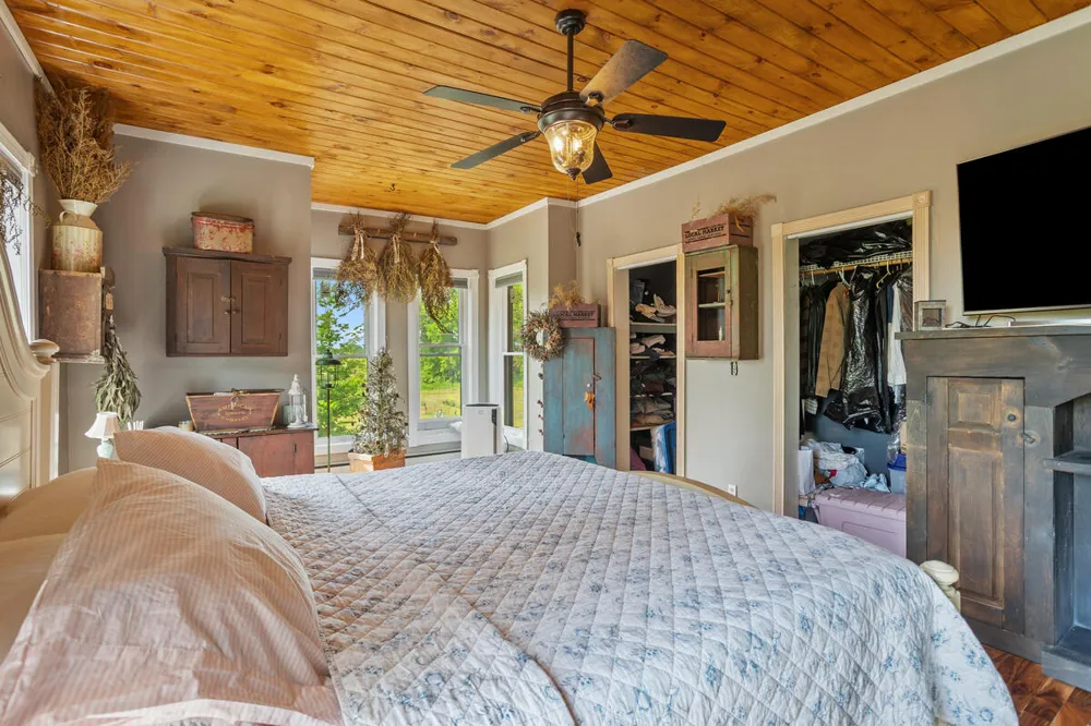 55686 Parkville Road Mendon, MI 49072