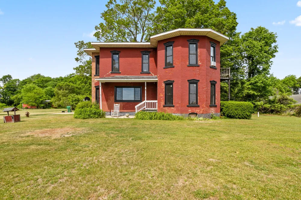 55686 Parkville Road Mendon, MI 49072
