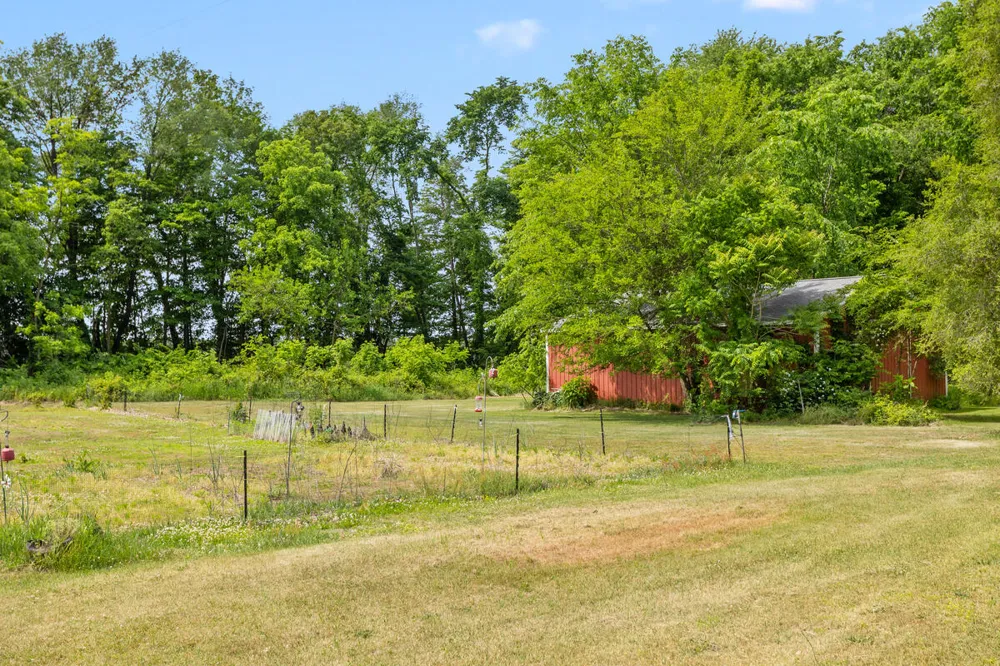 55686 Parkville Road Mendon, MI 49072