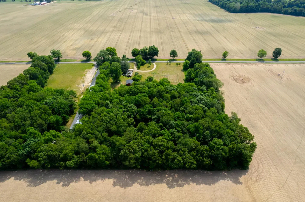 55686 Parkville Road Mendon, MI 49072