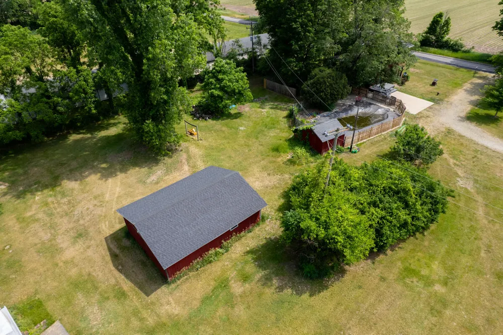 55686 Parkville Road Mendon, MI 49072
