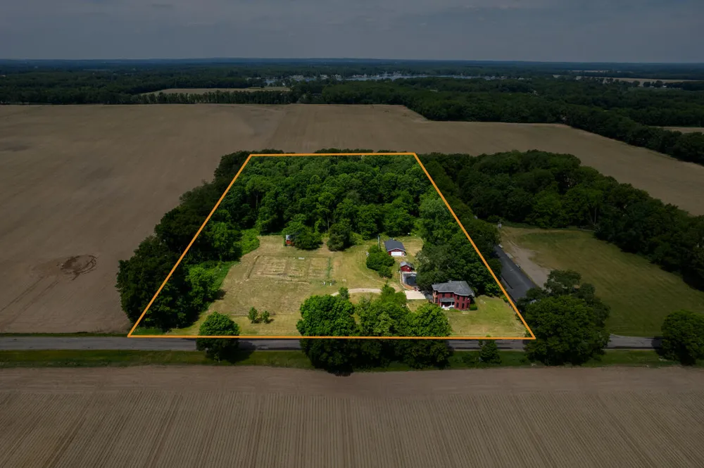 55686 Parkville Road Mendon, MI 49072