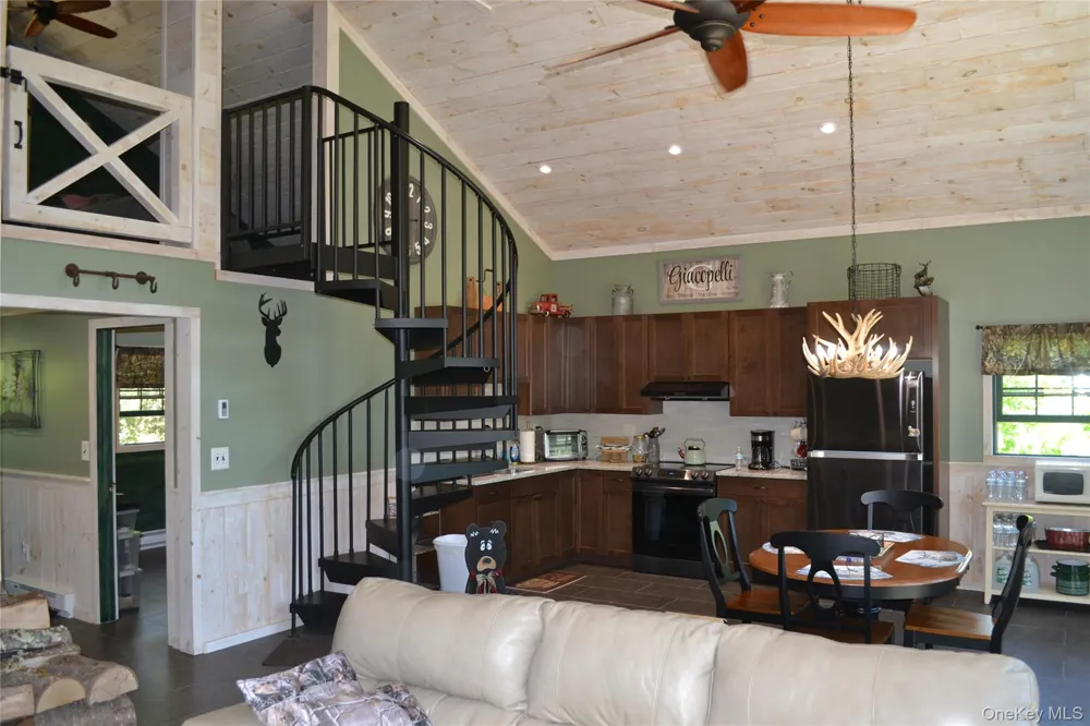 157 Wolfs Lair Hamden, NY 13782