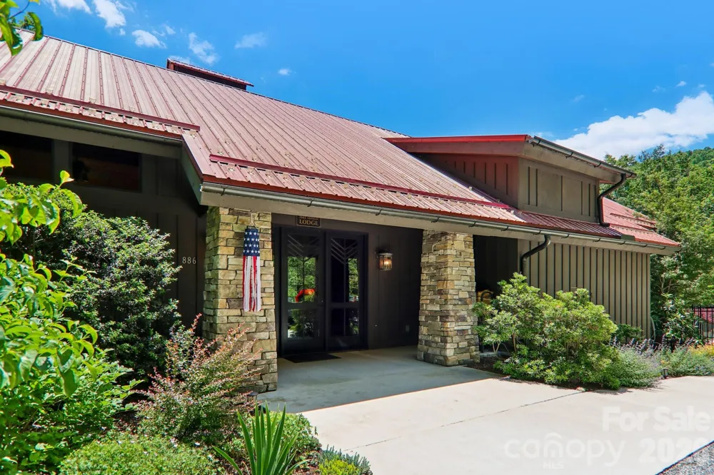 11 Magnolia Branch Drive Zirconia, NC 28790