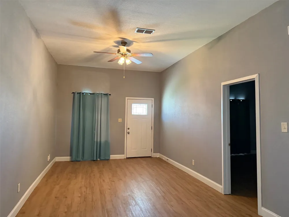 602 W Walcott Avenue Comanche, TX 76442