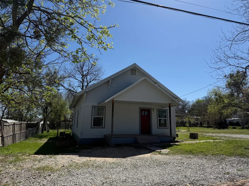 602 W Walcott Avenue Comanche, TX 76442