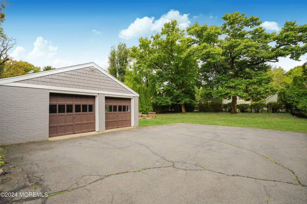 828 Kingston Road Princeton, NJ 08540