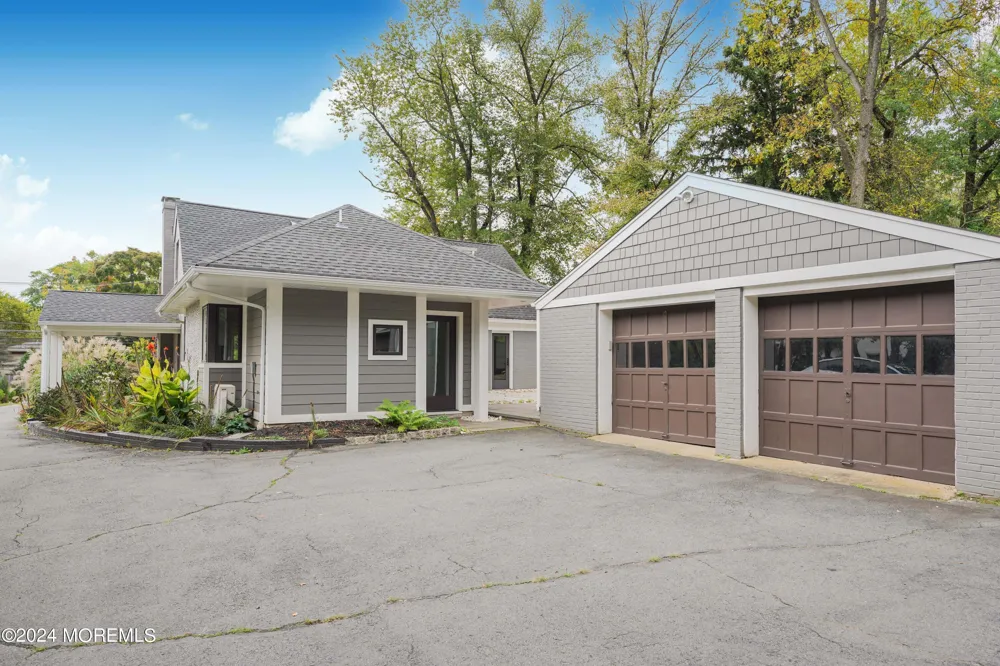 828 Kingston Road Princeton, NJ 08540