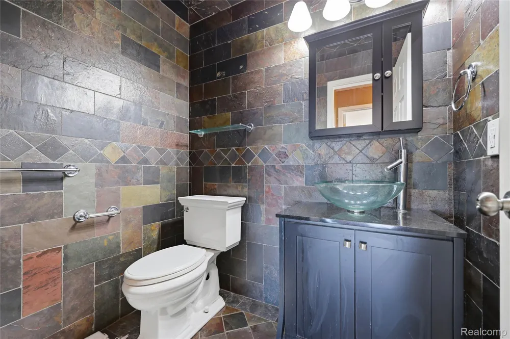37510 Jefferson Avenue #303 Harrison Charter Township, MI 48045