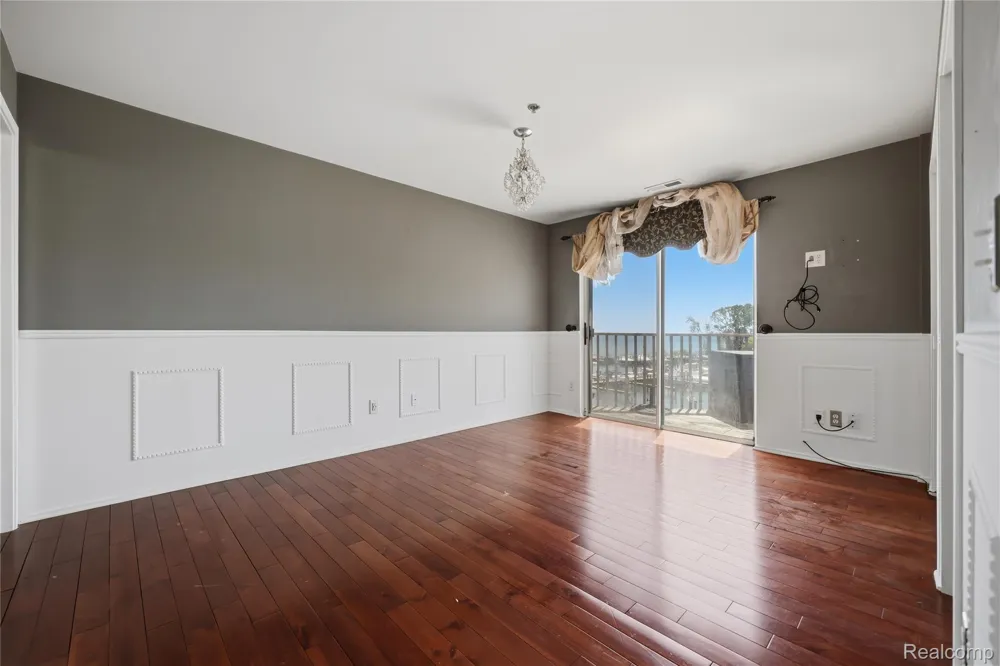 37510 Jefferson Avenue #303 Harrison Charter Township, MI 48045