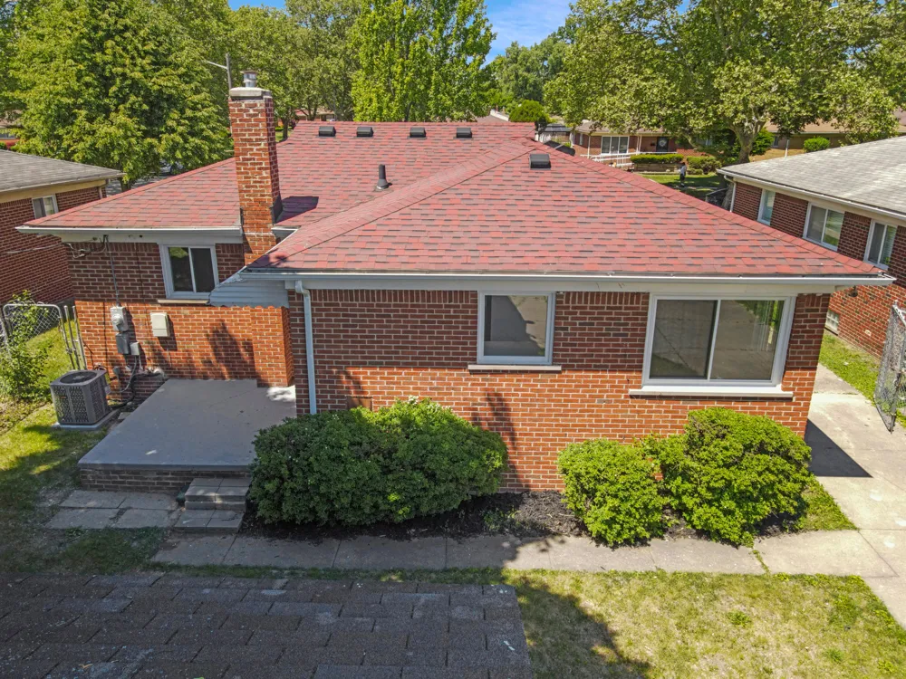 15241 Pearson Street Oak Park City, MI 48237
