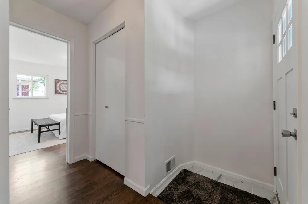 15241 Pearson Street Oak Park City, MI 48237