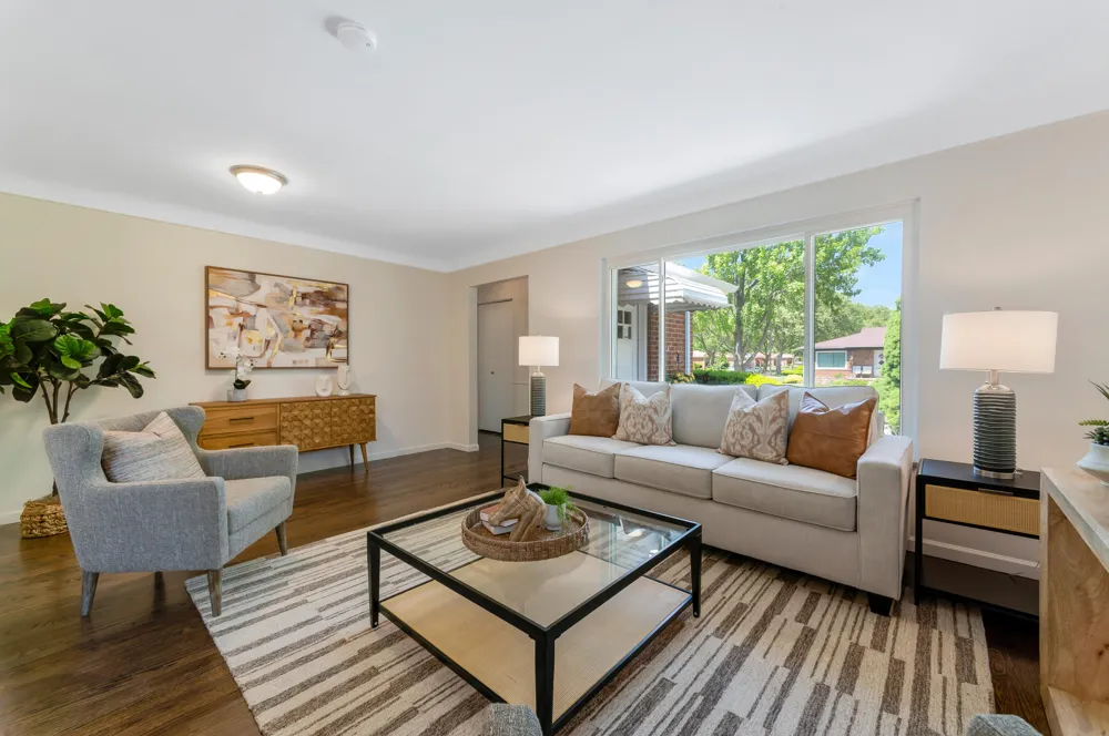 15241 Pearson Street Oak Park City, MI 48237