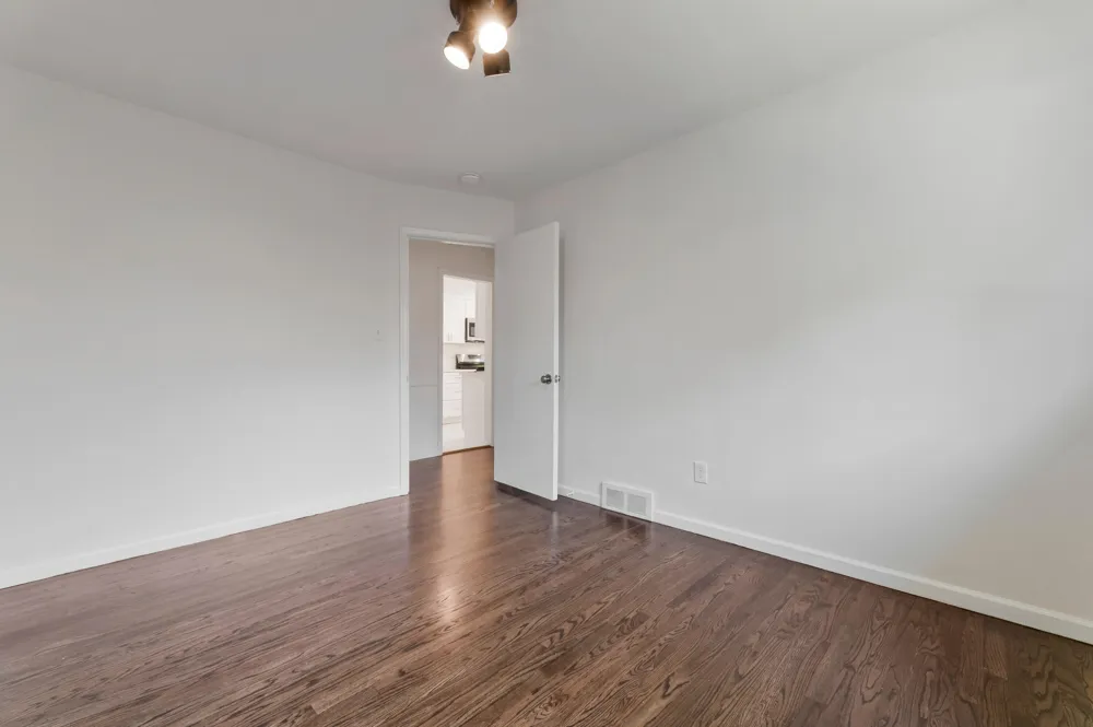 15241 Pearson Street Oak Park City, MI 48237