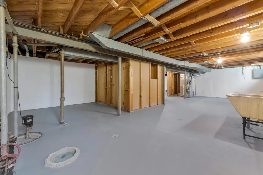 15241 Pearson Street Oak Park City, MI 48237