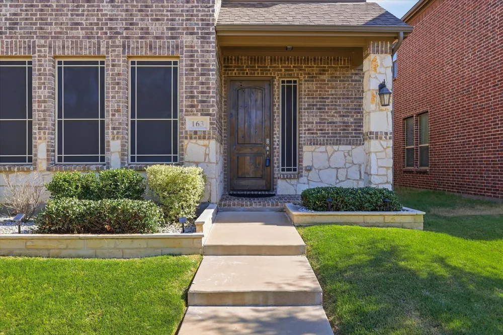163 Mccartt Drive Lewisville, TX 75067
