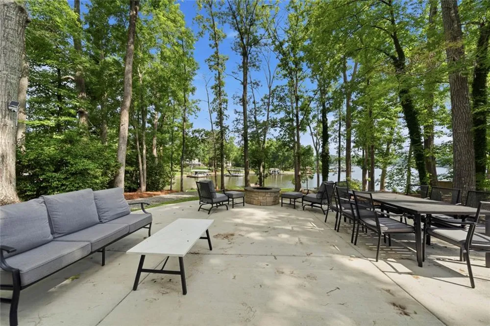 233 Lakeshore Drive Eatonton, GA 31024