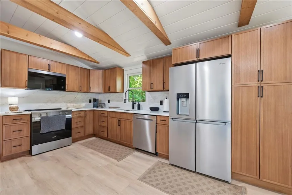 233 Lakeshore Drive Eatonton, GA 31024