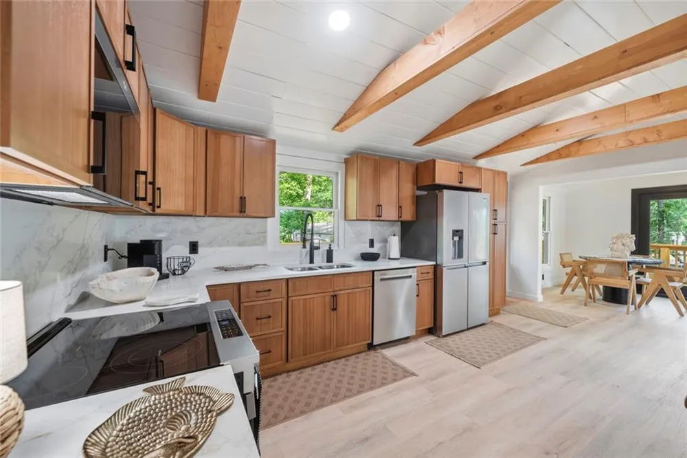 233 Lakeshore Drive Eatonton, GA 31024