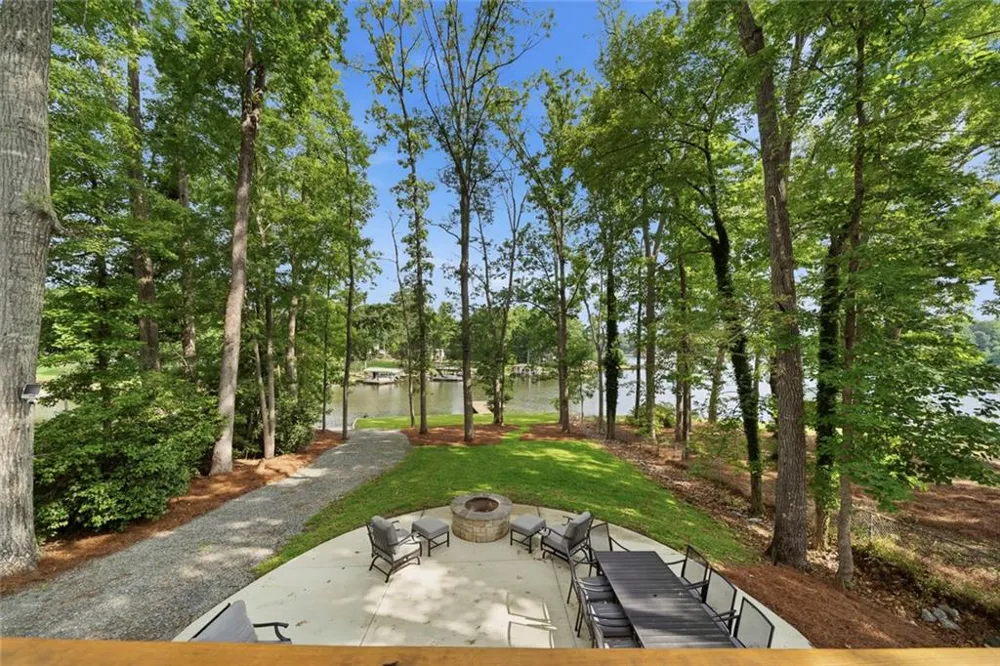 233 Lakeshore Drive Eatonton, GA 31024