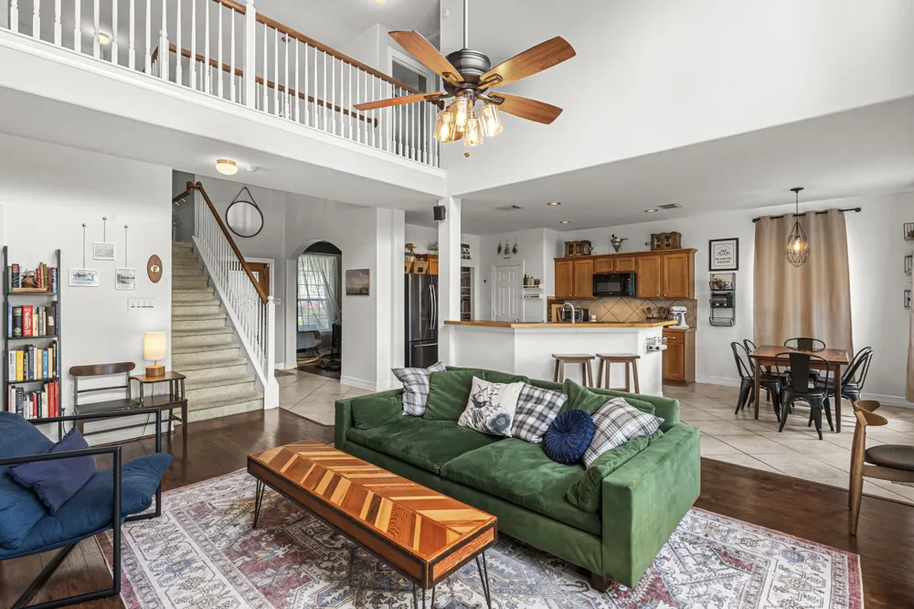 454 Fall Circle Kyle, TX 78640