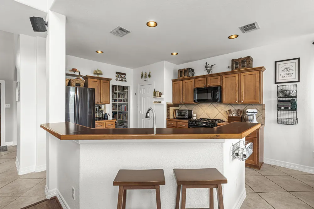 454 Fall Circle Kyle, TX 78640