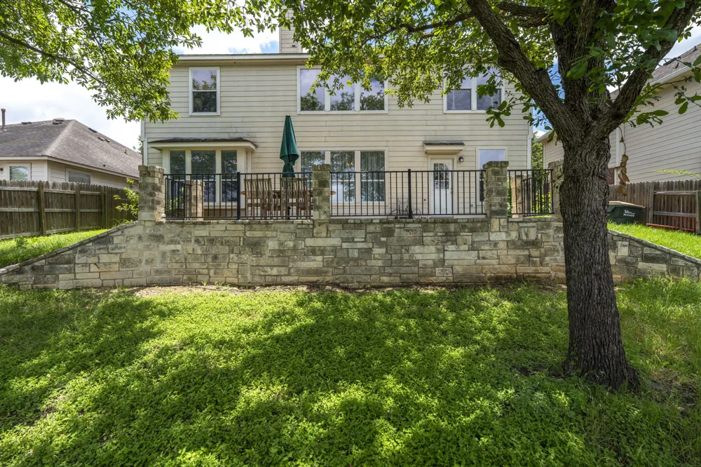 454 Fall Circle Kyle, TX 78640