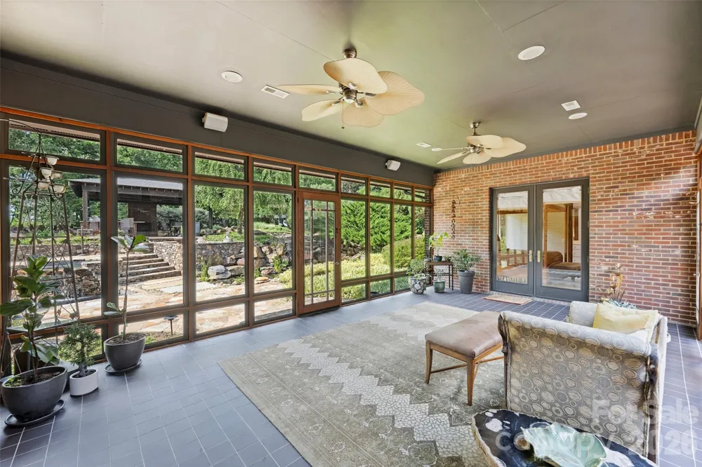 172 & 186 Tuckertown Road New London, NC 28127