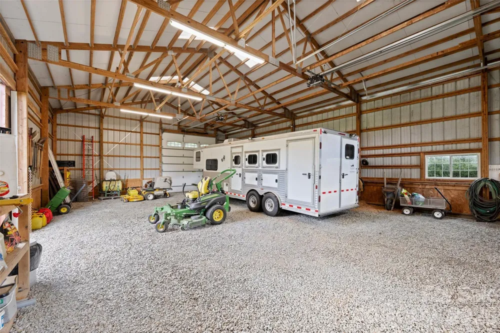 172 & 186 Tuckertown Road New London, NC 28127