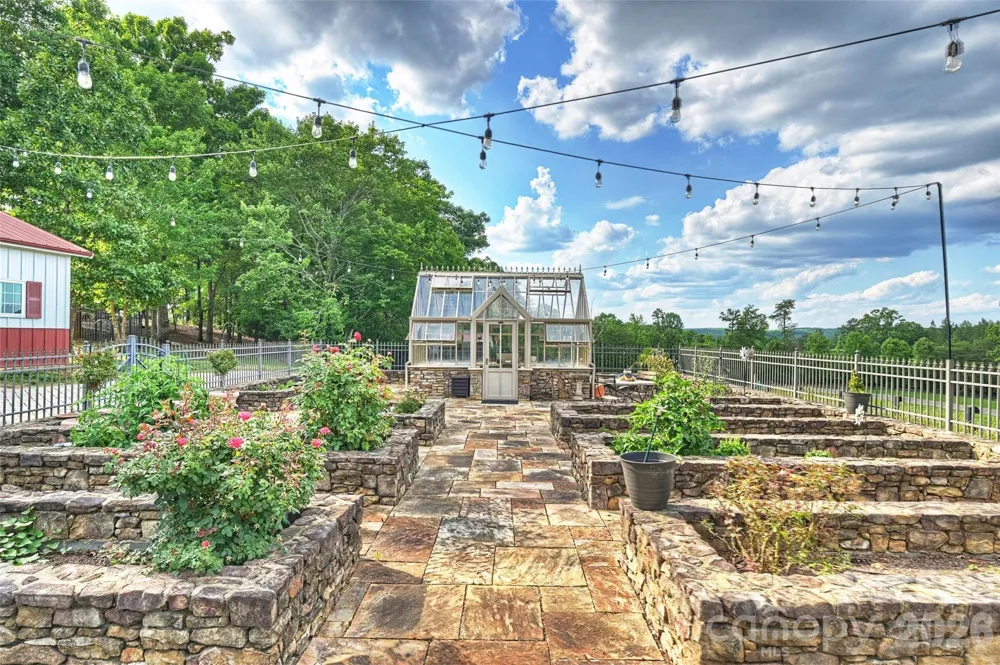172 & 186 Tuckertown Road New London, NC 28127