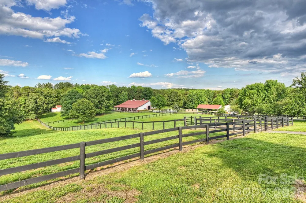 172 & 186 Tuckertown Road New London, NC 28127