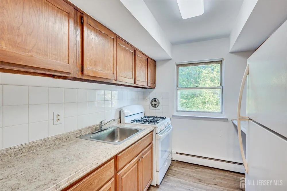 55 Gill Lane #28 Iselin, NJ 08830