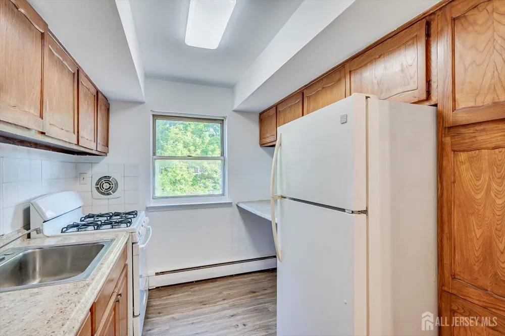 55 Gill Lane #28 Iselin, NJ 08830