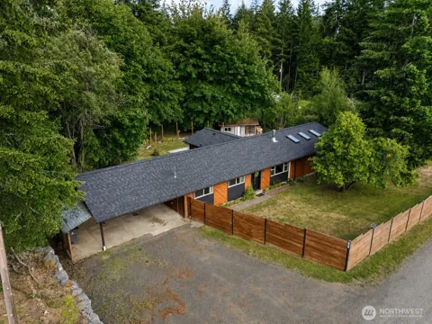 31 SE Campfire Court