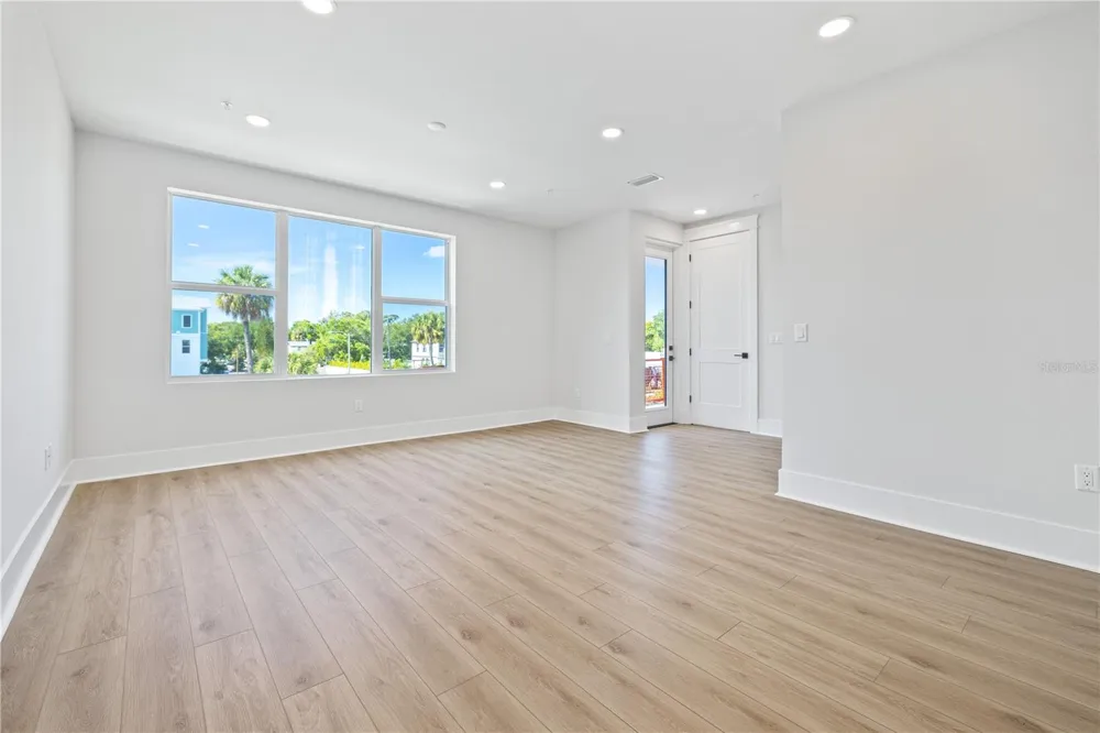 17 29TH STREET #Lot 8 St Petersburg, FL 33713