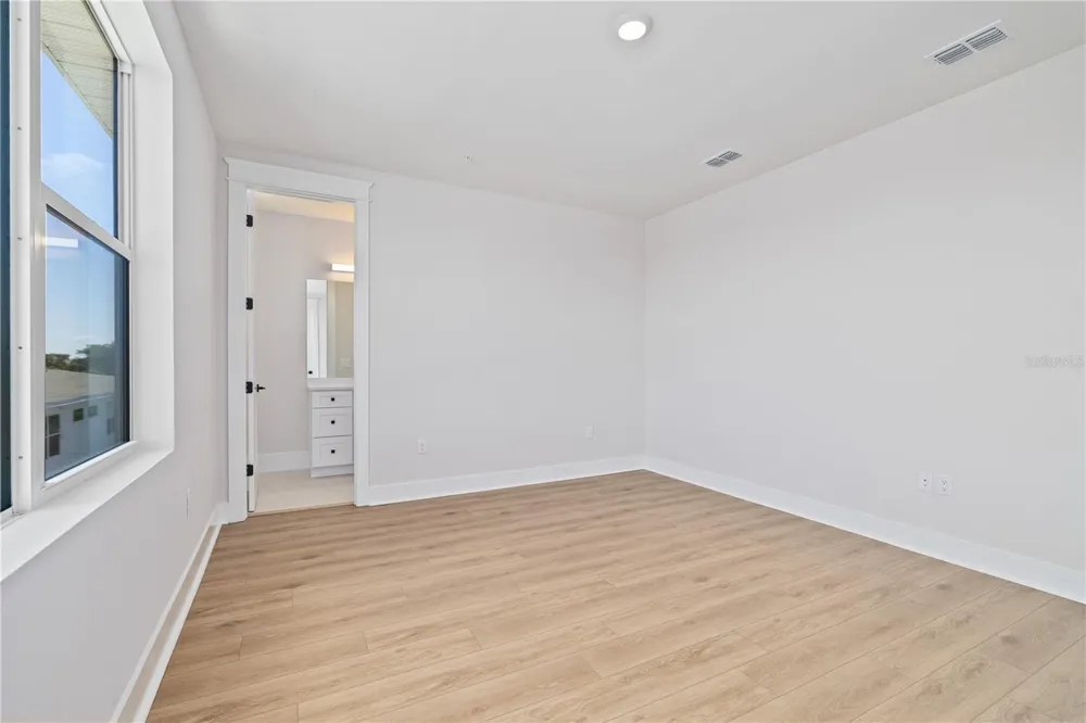 17 29TH STREET #Lot 8 St Petersburg, FL 33713