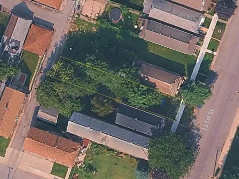 916 W 151st Street
