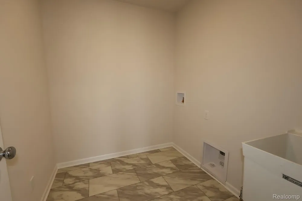 412 Hidden River W W Holly Township, MI 48442