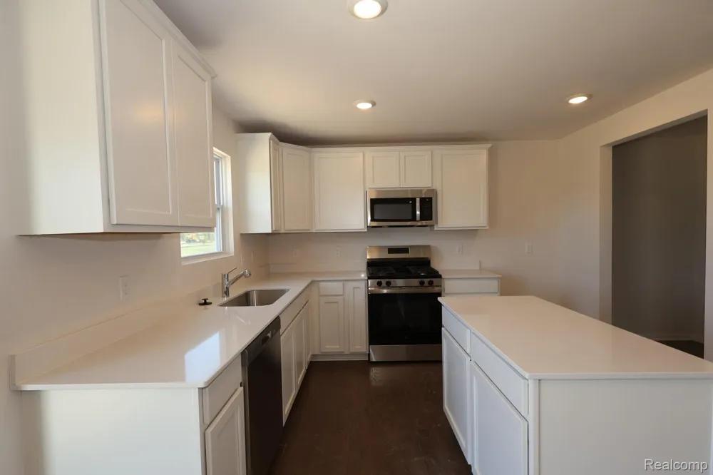 412 Hidden River W W Holly Township, MI 48442