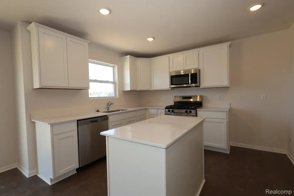 412 Hidden River W W Holly Township, MI 48442