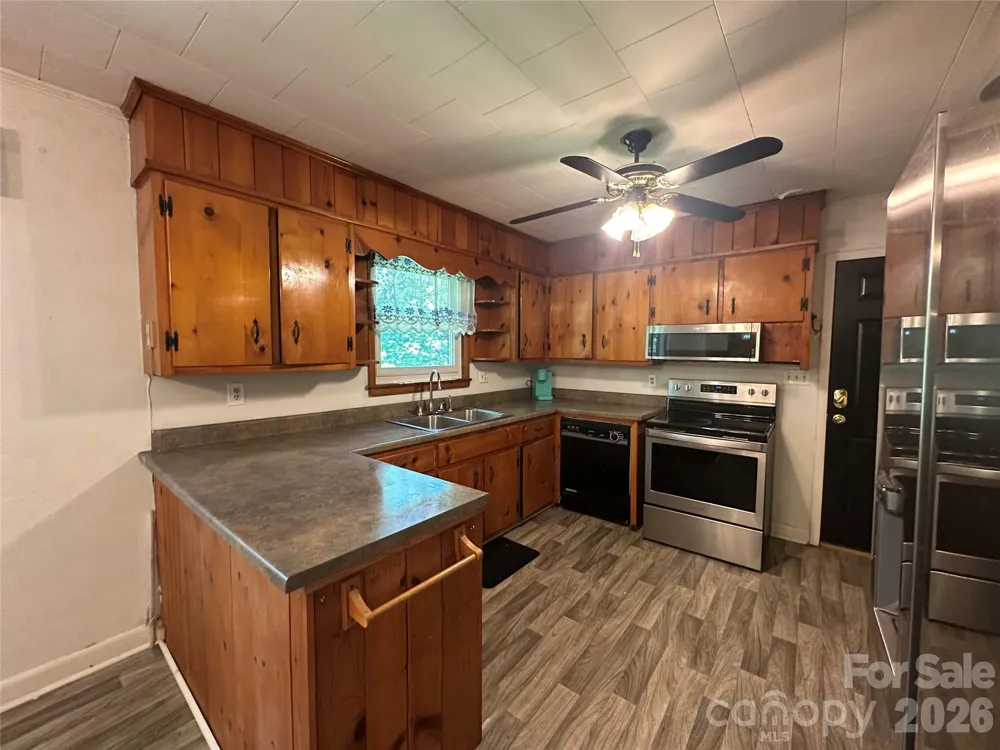 2939 Links Drive Granite Falls, NC 28630
