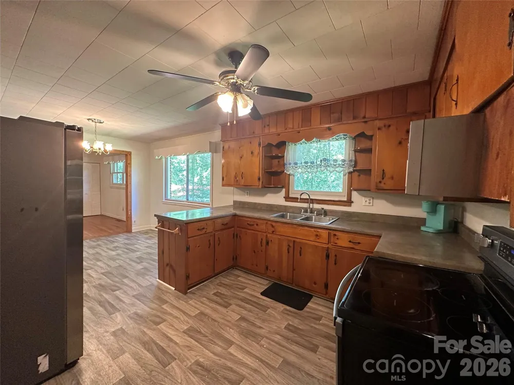 2939 Links Drive Granite Falls, NC 28630